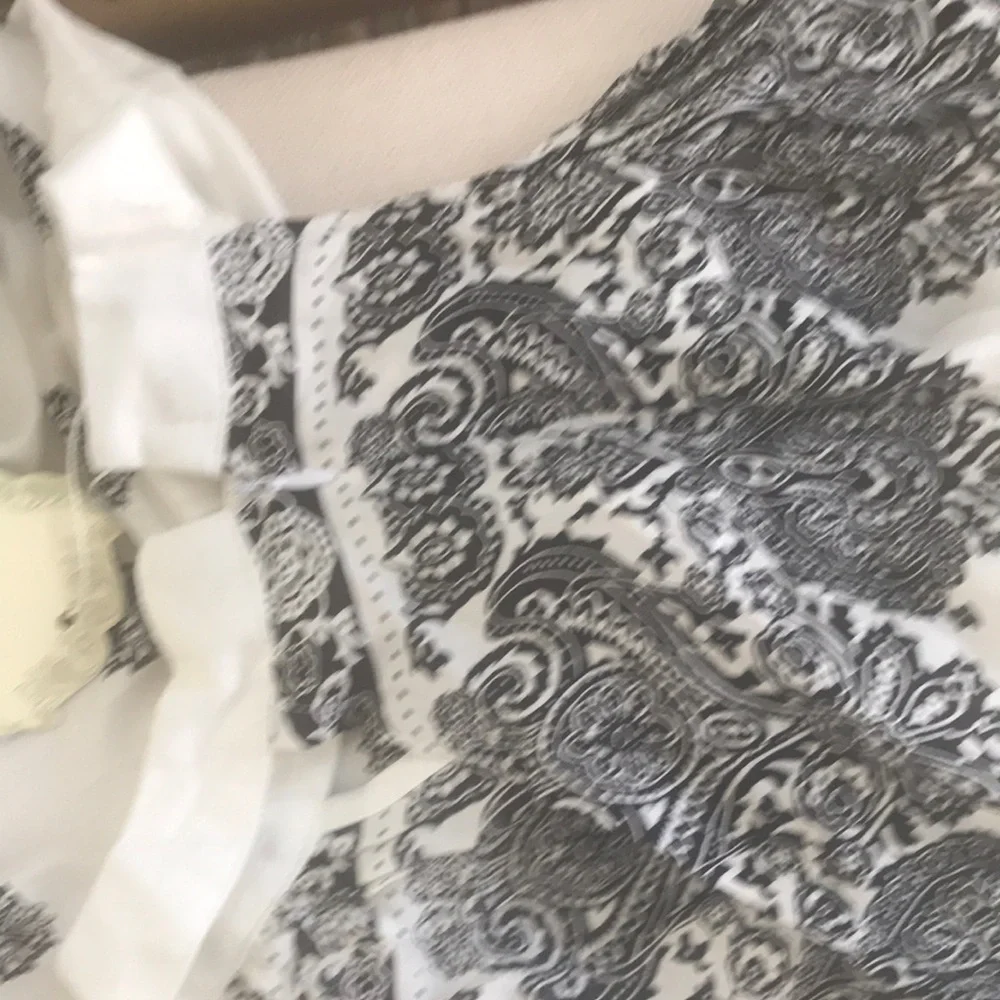 Chic Black and White Patterned Dress - Picture 7 of 7